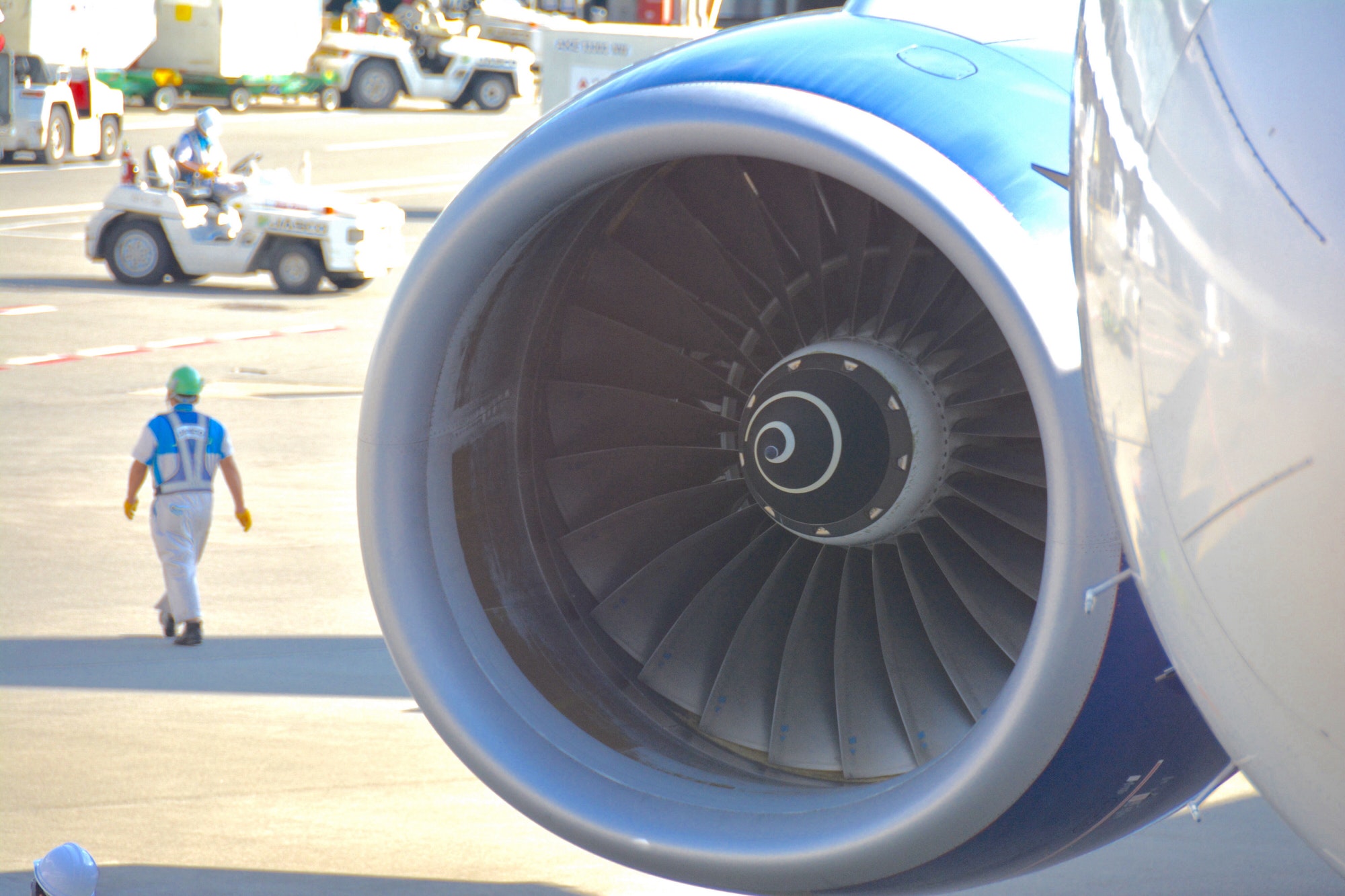 Airplane engine